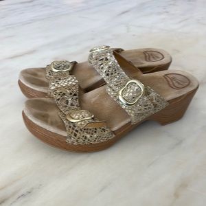 DANKSO Women's Snakeskin Gold Leather Sandals  Shoes Size US 8.5-9 EU 39
